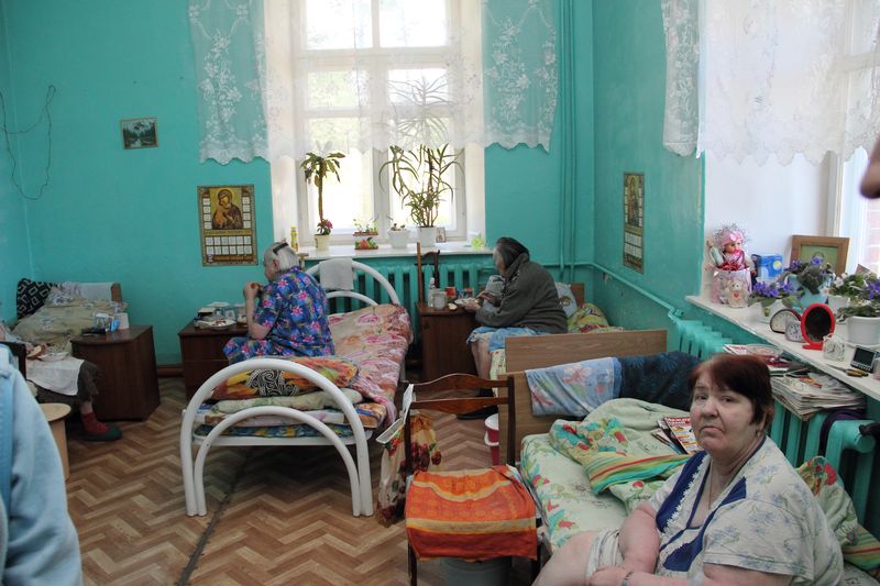 Какие условия в доме престарелых. Костромская область Вонышево интернат для престарелых. Палаты в домах-интернатах. Палата в доме престарелых. Государственный дом престарелых палаты.