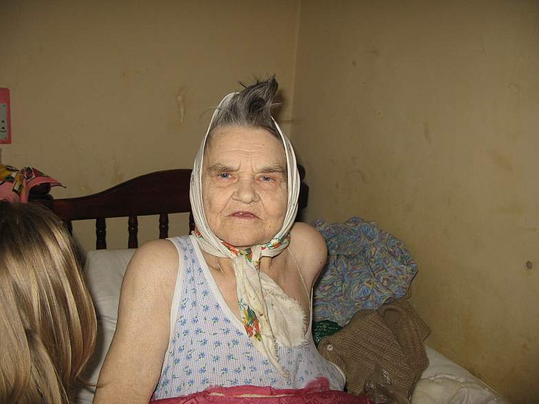 Какой номер бабушки. Бабушка в Москве. Московская бабушка. Москва моя бабушка. Старуха который в Москве модель.